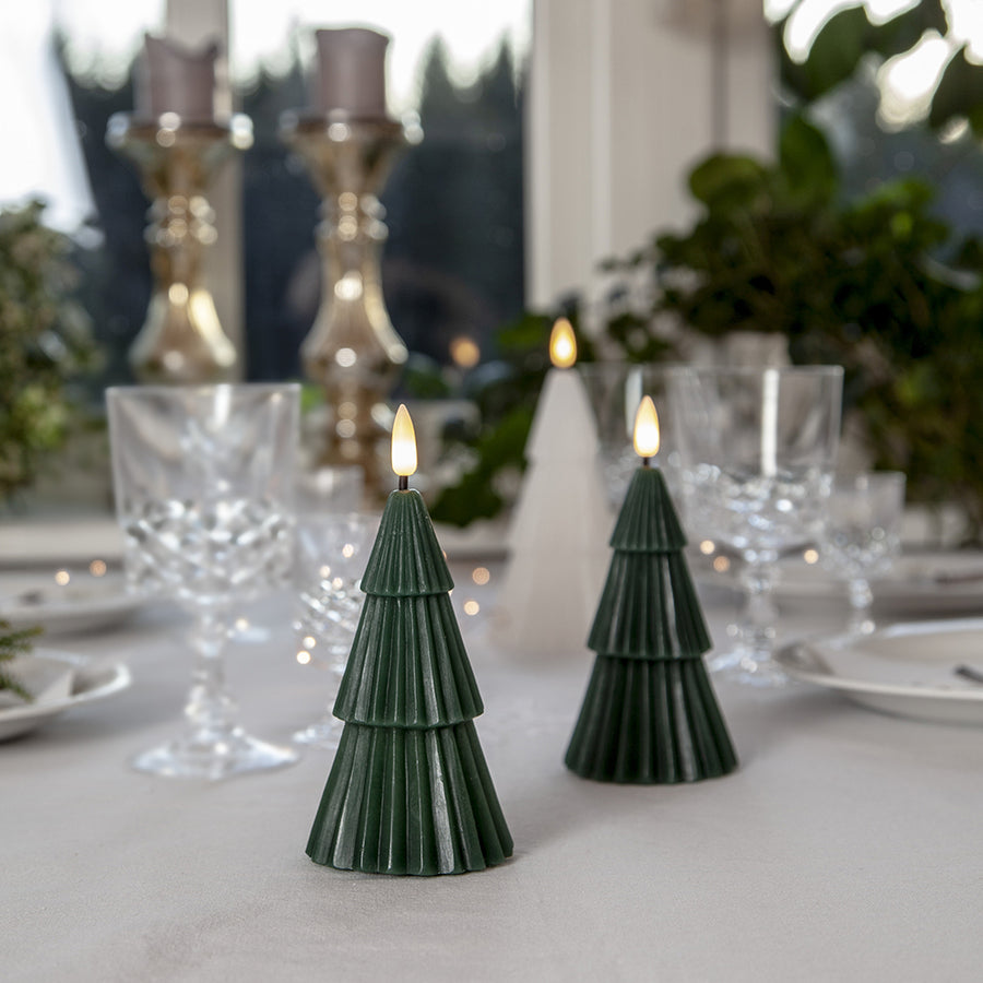 Fenyőfa formájú, karácsonyi LED gyertya.