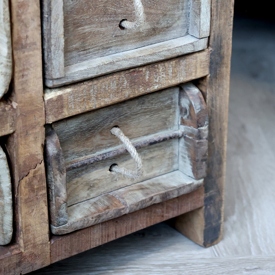 GRIMAUD 10 fiókos szortírozó komód – alsó fiókok és kötélfogantyúk részlet