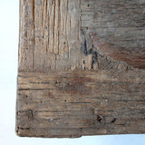 GRIMAUD dohányzóasztal fa felületének természetes erezete közelről