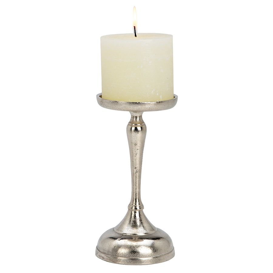 Ezüstszínű alumínium gyertyatartó.