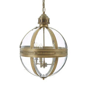 Íves térbeli üvegezéssel burkolt, fém szerkezetű, rézszínű, elegáns gömb függeszték lámpa, klasszikus csillár betéttel.