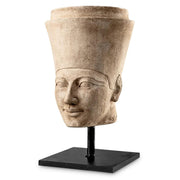 Homokkőből faragott, Hatsepszut büszt.