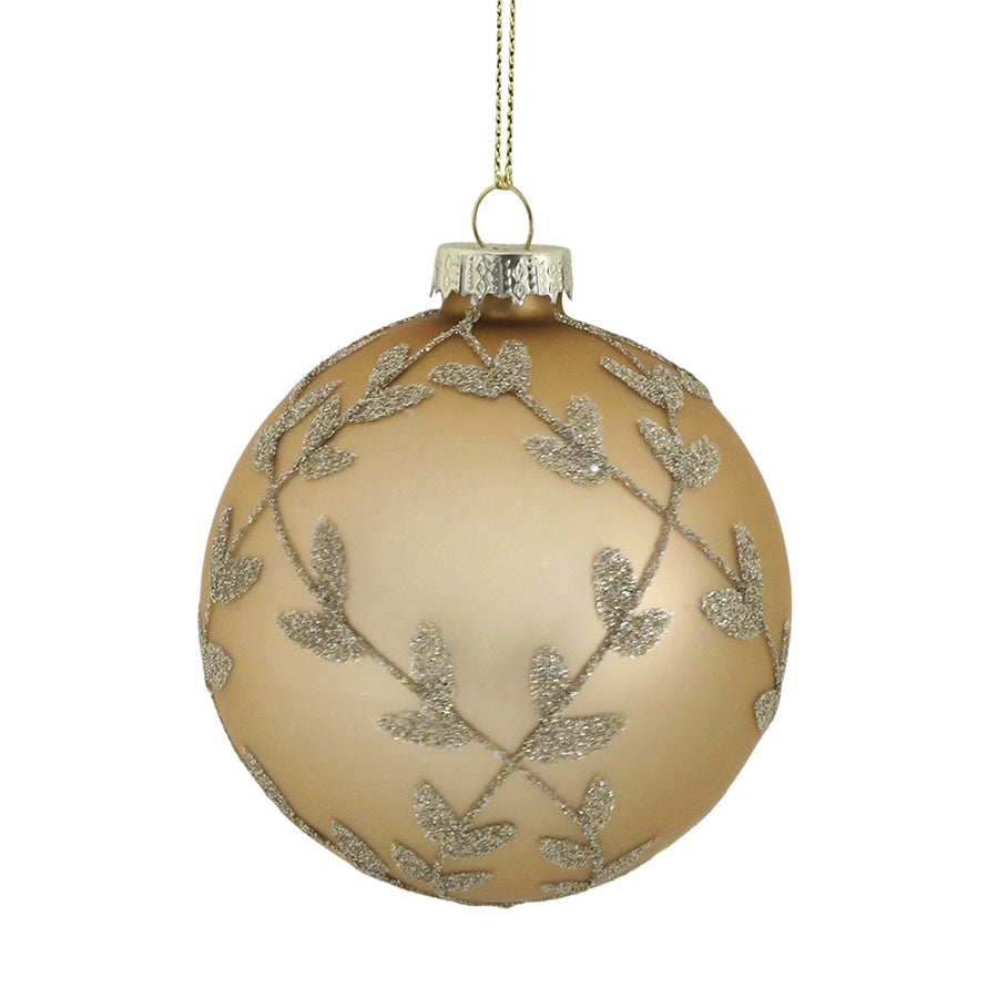 Matt arany-pezsgő árnyalatú karácsonyfadísz ezüst levelekkel díszítve, Heritage kollekció.