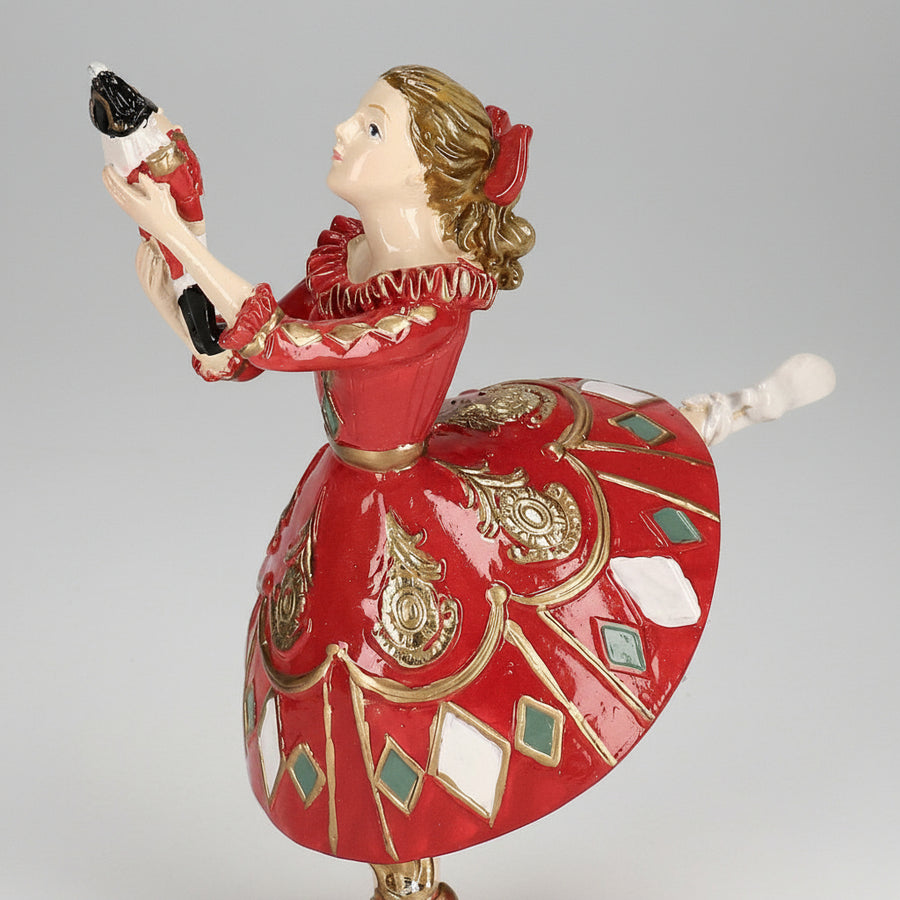 Marika figura diótörő babával, kézzel festett részletekkel