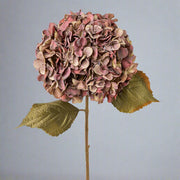 65 cm magas hortenzia művirág teljes alakos nézete, vintage hatású szirmokkal és természetes megjelenésű levelekkel