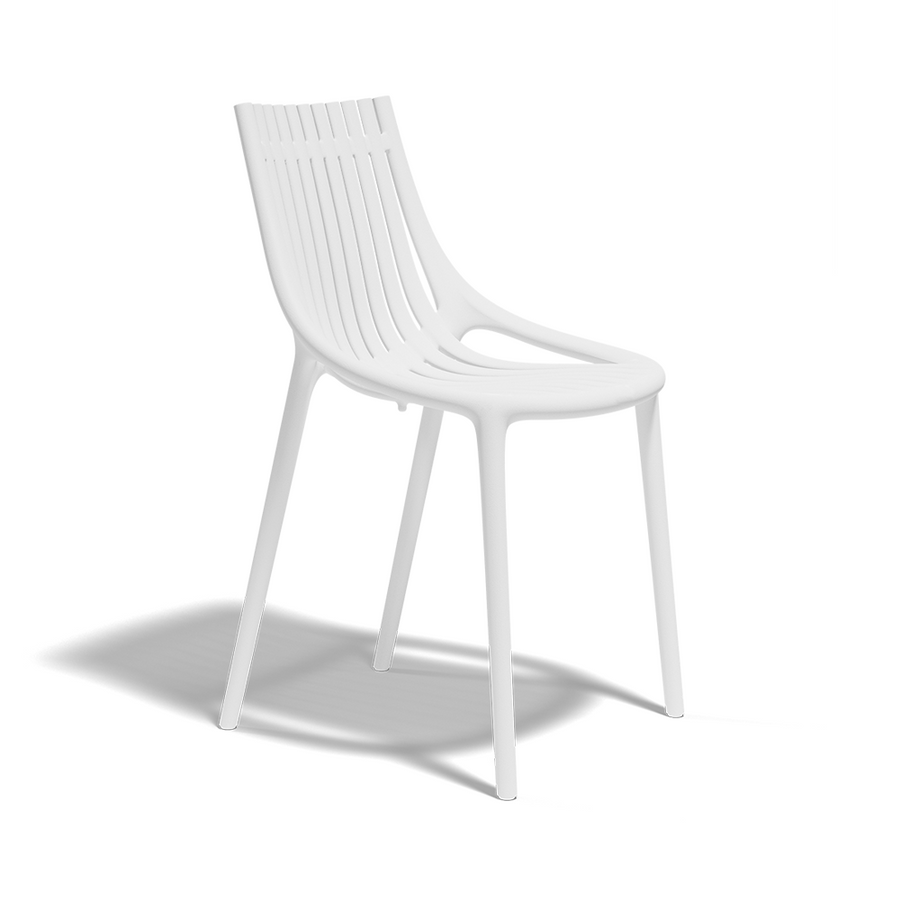 Fehér színű design műanyag kerti szék.