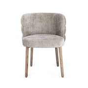 Elölnézetből az ILMA világos szürke szék, kárpitozott ülőfelülettel és íves háttámlával.