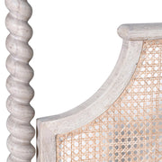 Csavart oszlopos,nádszövetbetétes fejámlával kialakított, kézműves franciaágy.