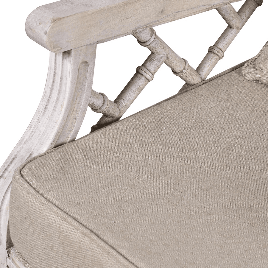 Tömör akácfából faragott, exkluzív kézműves karosszék.