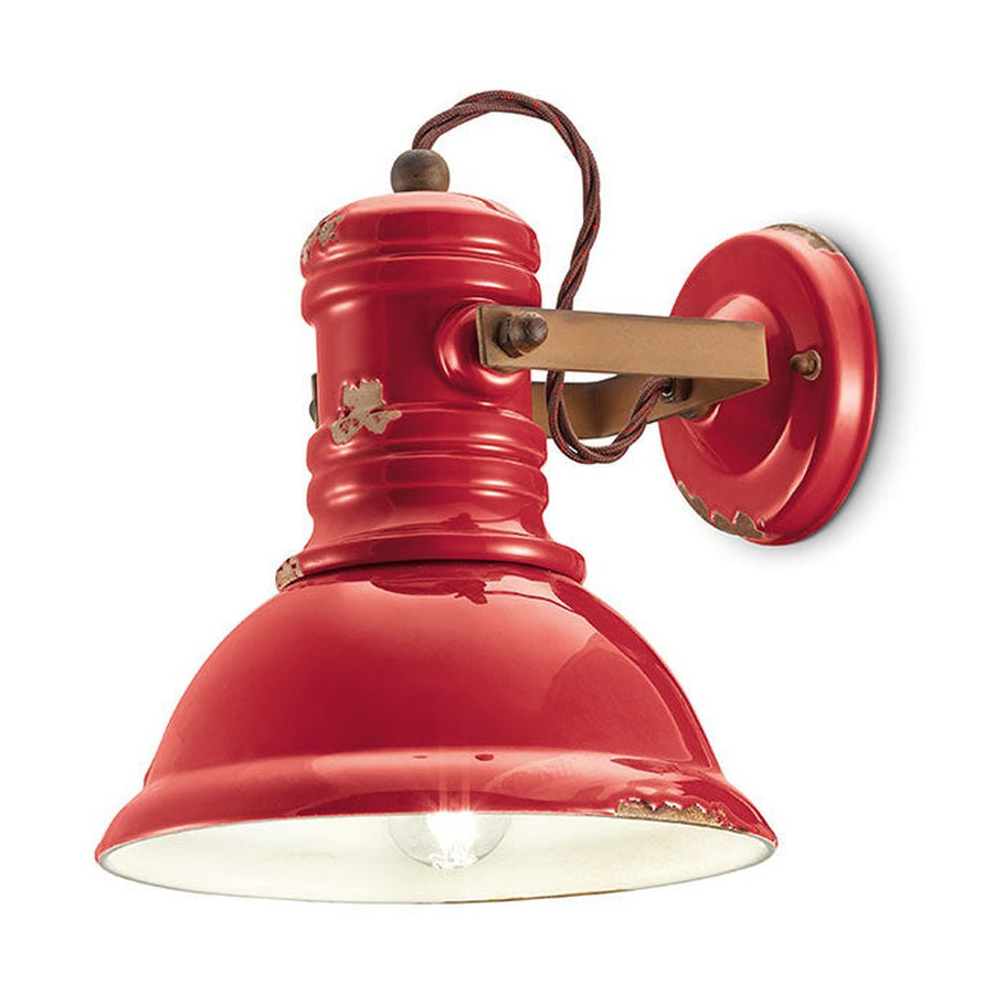 Vintage piros színű ipari falilámpa.