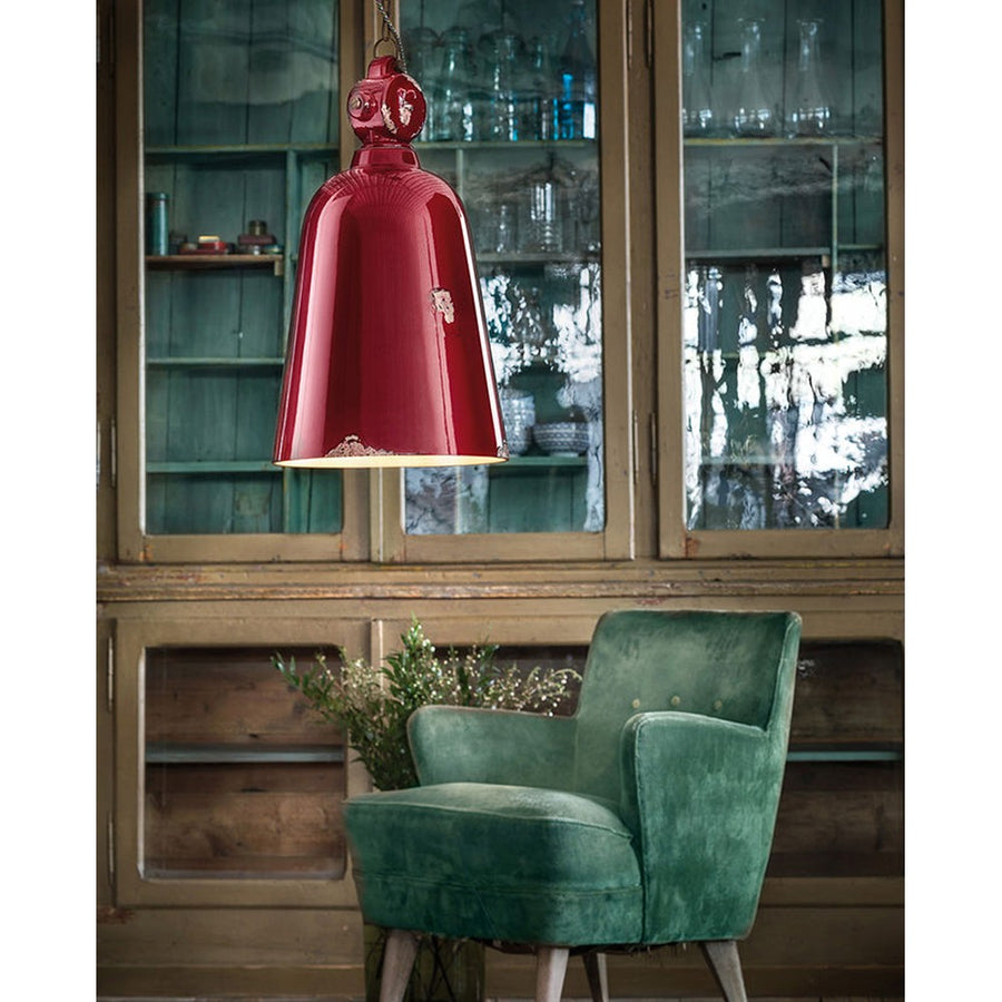 Vintage bordó színű ipari lámpa.