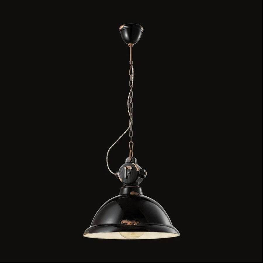 Vintage fekete színű, ipari függeszték lámpa.