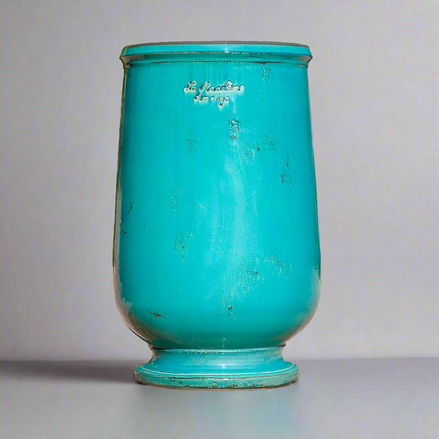 Türkizkék színű, tradicionális, kerámiaamfora.