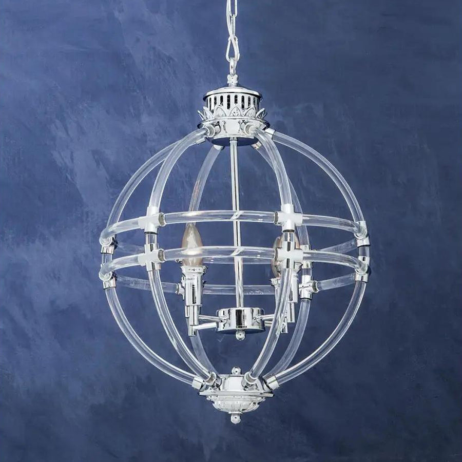 Térbeli akril csövekből kialakított, krómozott kapcsoló- és díszítőelemekkel kialakított, elegáns gömb függeszték lámpa, klasszikus csillár betéttel.