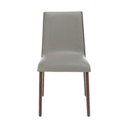 Krémszínű műbőrrel kárpitozott, kőrisfából készült, formatervezett dizájn étkezőszék.