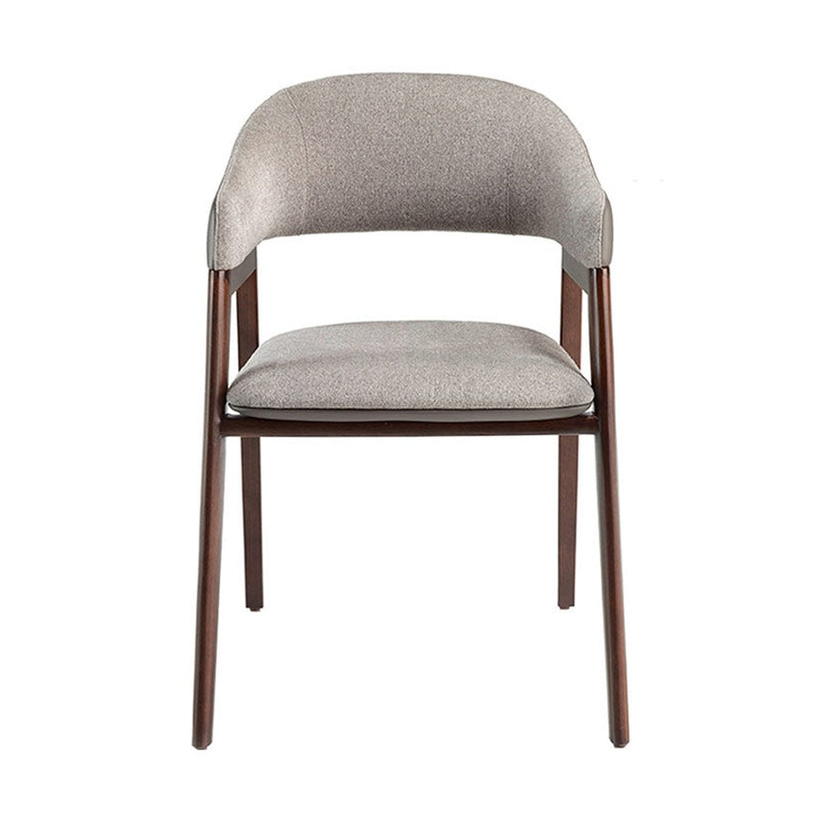 Szürke színű szövettel és műbőrrel kárpitozott, kőrisfából készült, formatervezett dizájn karosszék.