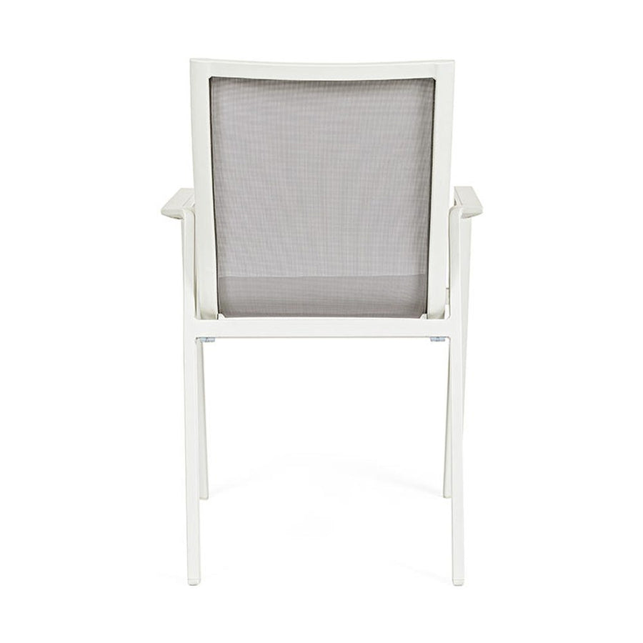 Krém színű, modern kerti szék.