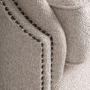 Szegecses kartámasz részlet – Leiston fotel