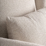 Díszpárna részlet a Leiston fotelben