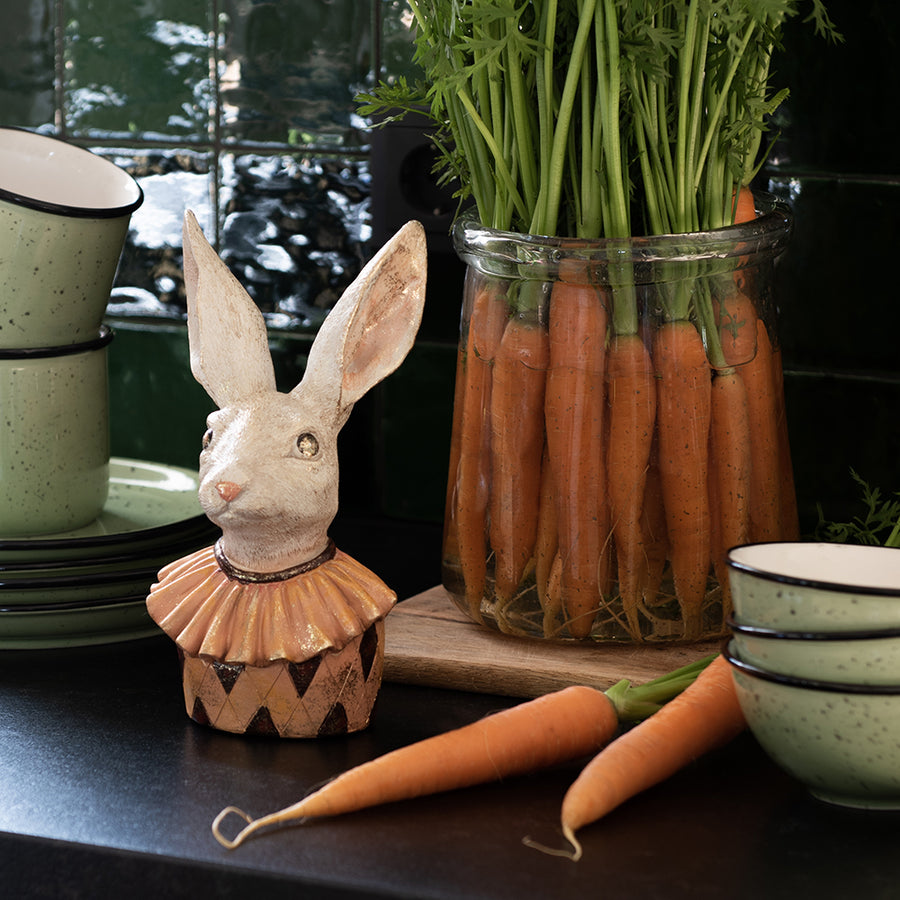 Lord nyuszi figura répákkal.