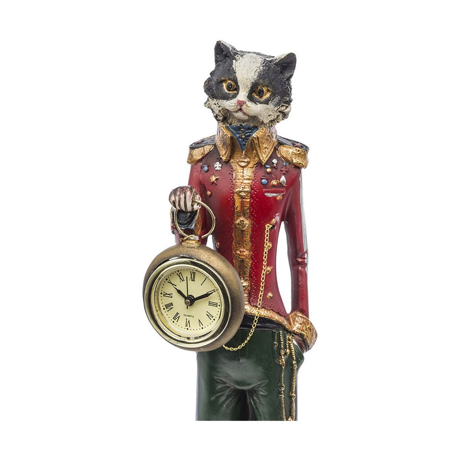 Lord Max, macskafigura tábornoki ruhában, órával a kezében.