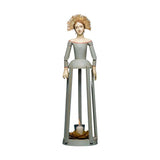 Mozgatható, pozícionálható karokkal kialakított gyertyatartós Madonna figura.