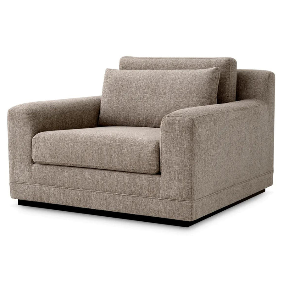 Taupe színű, hunt zsenília szövettel kárpitozott exkluzív fotel .