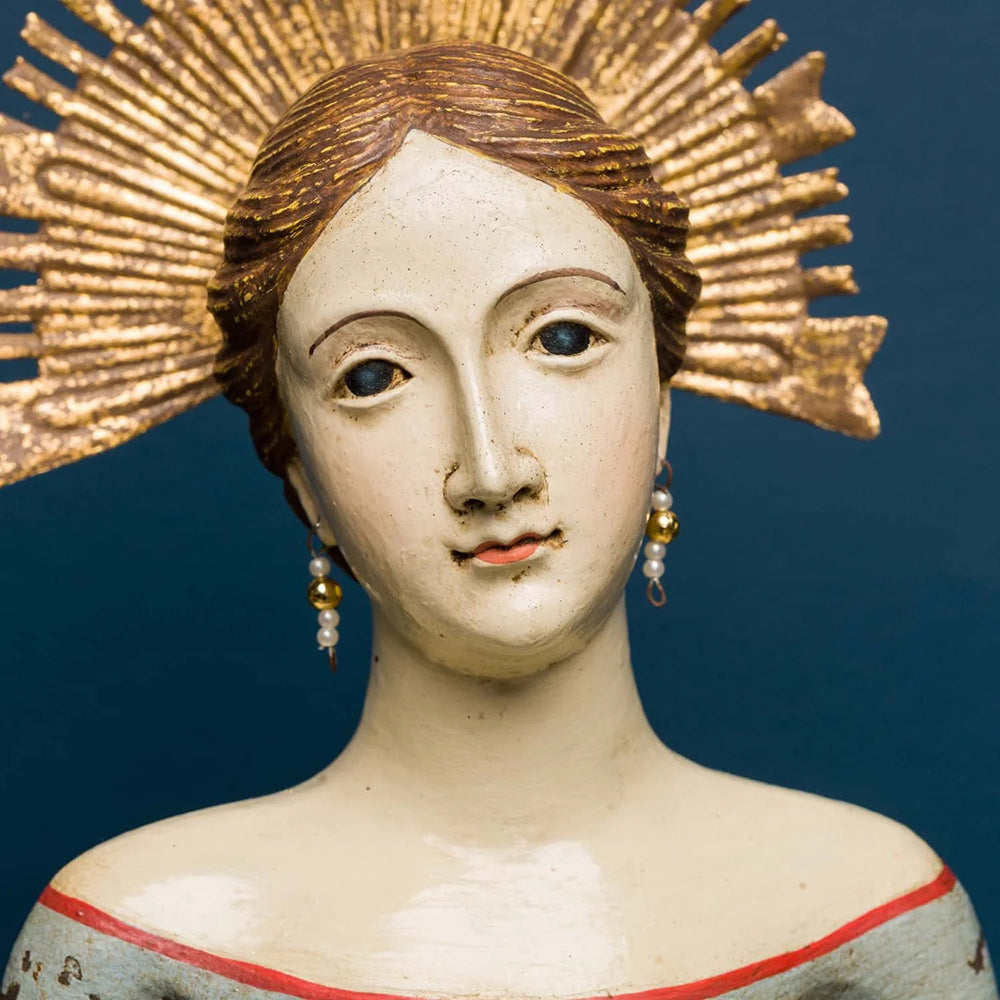 Maria de la Mier Madonna figura arca aranyozott glóriával, részletfotó