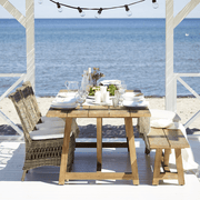 Antikszürke színű, műrattan kerti szék.