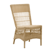 Vintage stílusú, natúr színű, műrattan kerti szék.