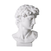 Fehér márványból faragott Dávid fej mellszobor