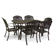 Bronzszínű, öntött alumíniumból készült, 6 személyes kerti étkezőgarnitúra.