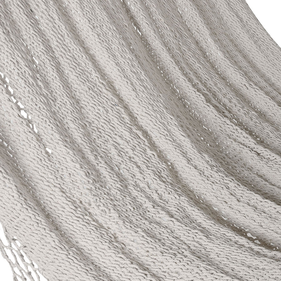 Maya Swing fehér pamut függőágy puha szövött fekvőfelületének közelije.