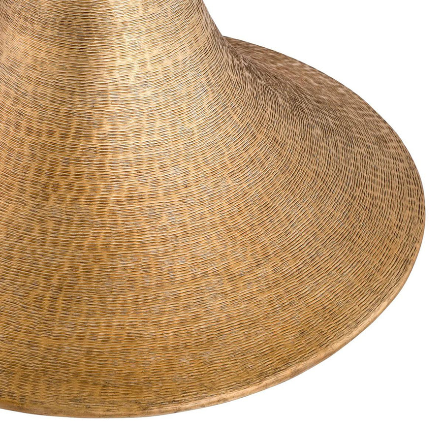 Natúrszínű tölgyfurnérból és sárgaréz felületű rozsdamentes acélból készült, kerek formájú design étkezőasztal.