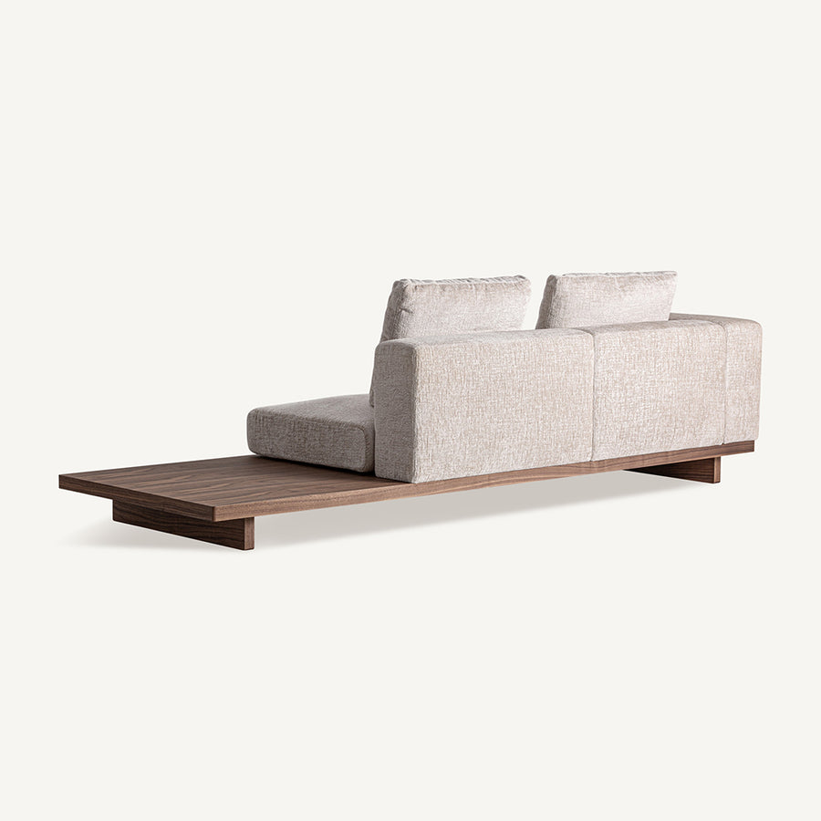 METTI moduláris kanapé hátsó nézetben, letisztult formavilággal