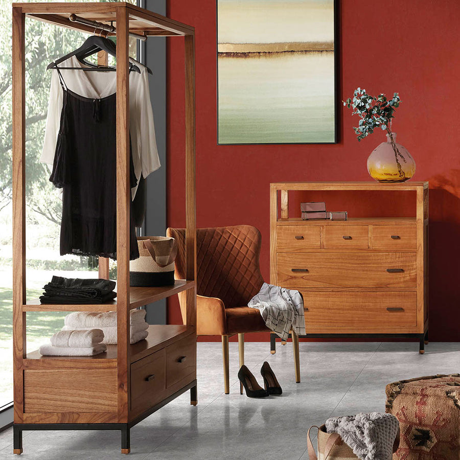 Tömör mindifából készült, modern, loft stílusú kézműves komód.