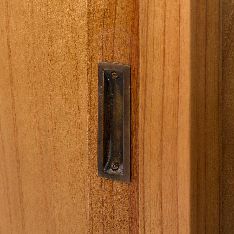 Tömör mindifából készült,, modern, loft stílusú kézműves tálaló bútor.