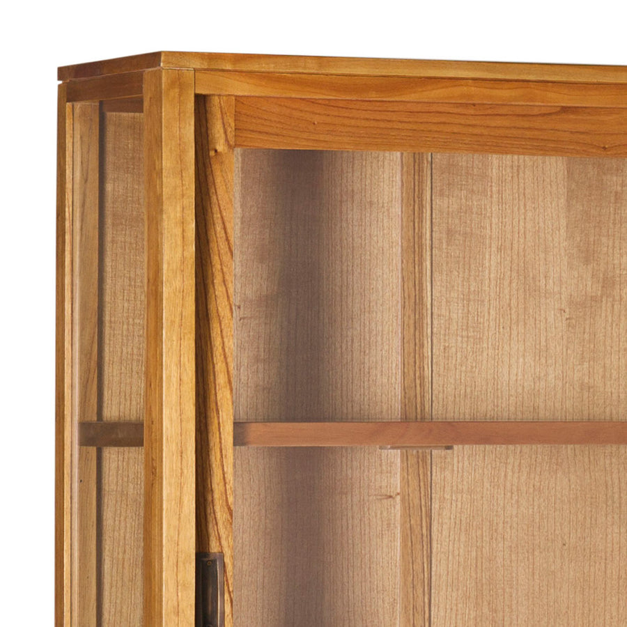 Tömör mindifából készült, modern, loft stílusú kézműves vitrines szekrény.