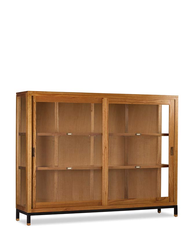 Tömör mindifából készült, modern, loft stílusú kézműves vitrines szekrény.