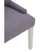 Ezüstszínű, rozsdamentes acéllábbakon álló, szürke színű poliészter vászonnal kárpitozott dizájn étkezőszék.