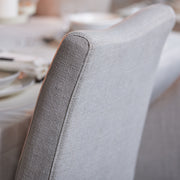 Lenvászon étkezőszék háttámla részlete finom textúrával