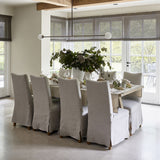 Bézs huzatos étkezőszékek modern étkezőben világos enteriőrrel