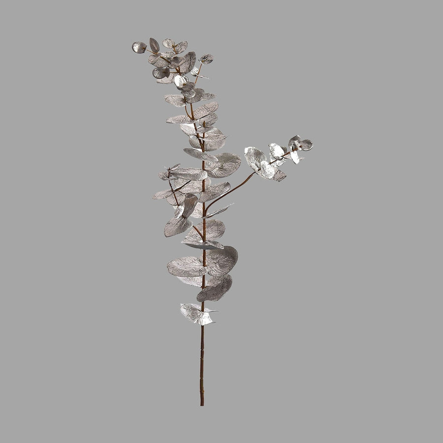 Ezüstös színű levelekkel rendelkező, dekor eukaliptusz ág műnövény.