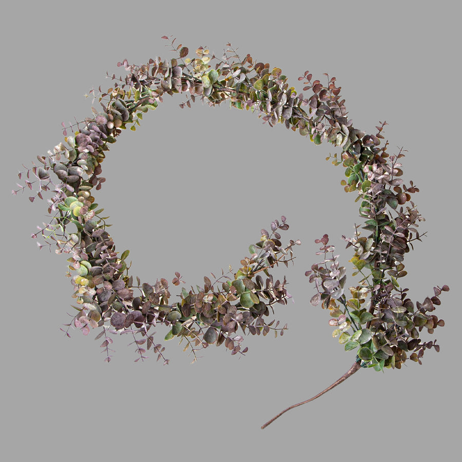 Lilászöld színű mű eukaliptusz girland.