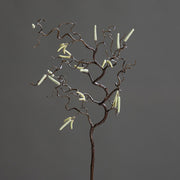 Virágzó mű mogyoró ág.