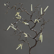 Virágzó mű mogyoró ág.