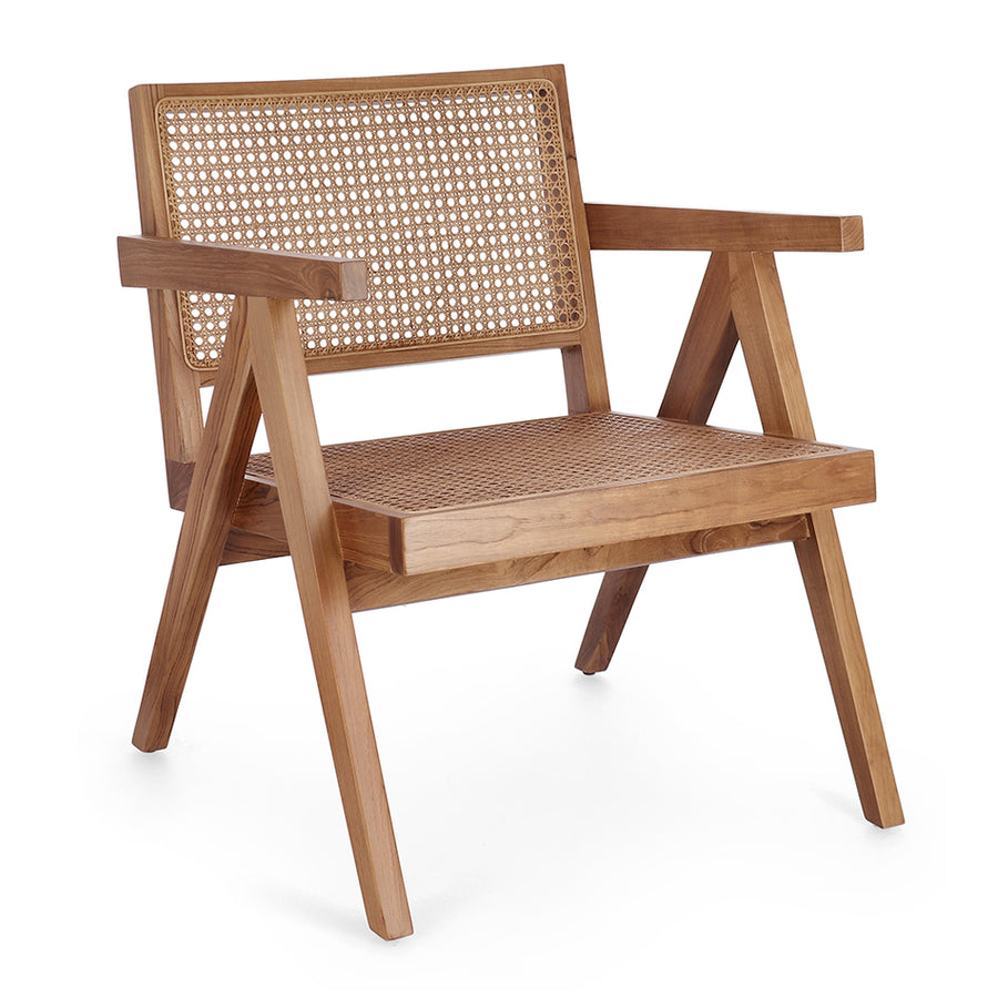 Natúr színű, lakozott felületű teakfából és rattanból készült, formatervezett fotel.