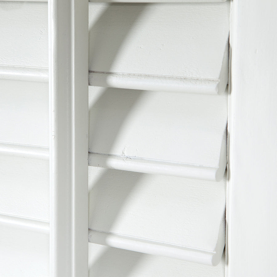 Fehér akácfa lamellás ajtós szekrény New Orleans kollekció 210 cm