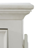 Klasszikus fehér bútor díszített felső éllel