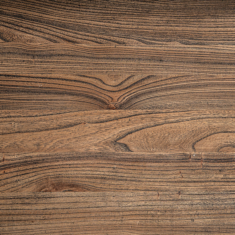 NORVIK natúr szilfa étkezőasztal – faerezet és textúra közelről